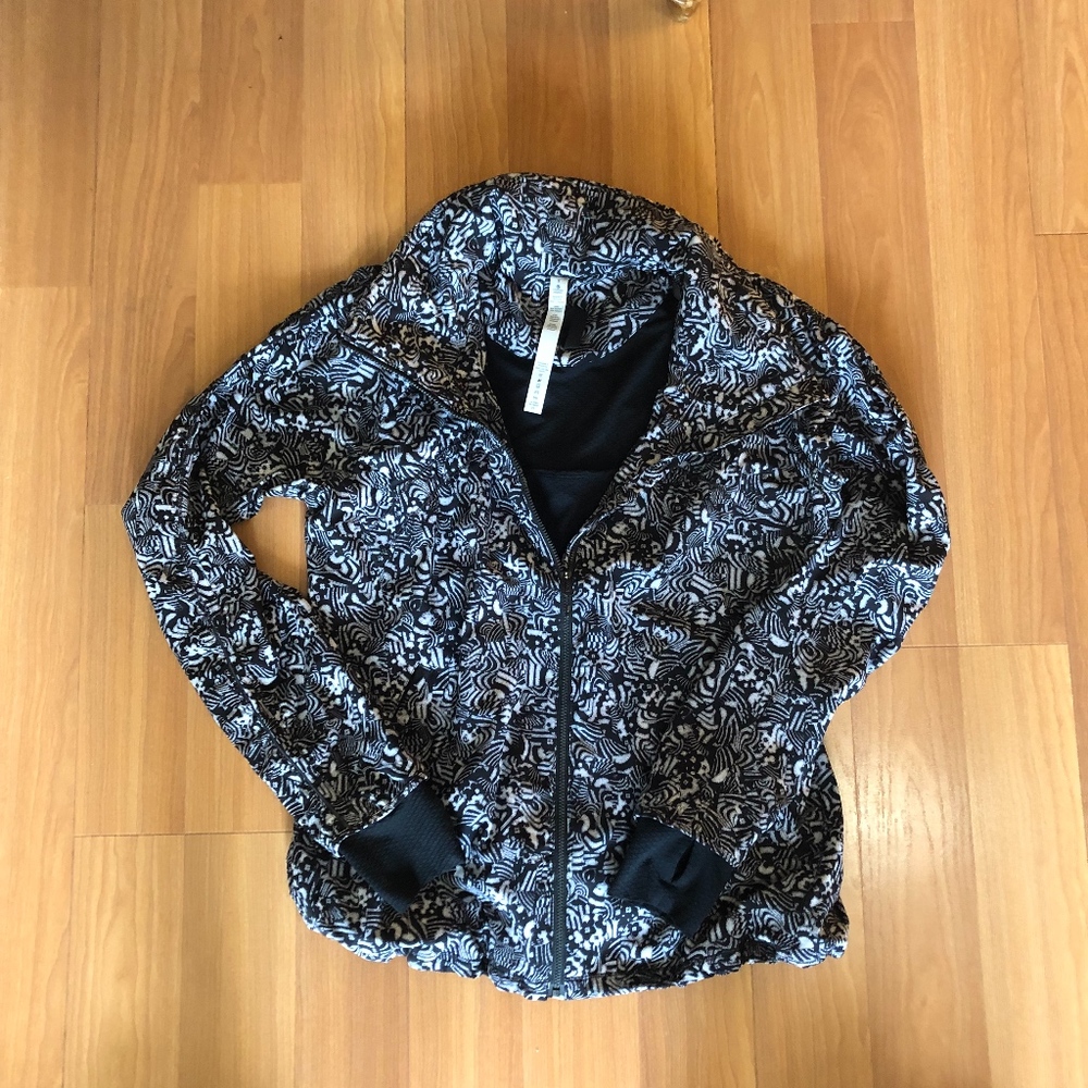 Lululemon Seawheeze Gather Me Slightly Jacket - 8